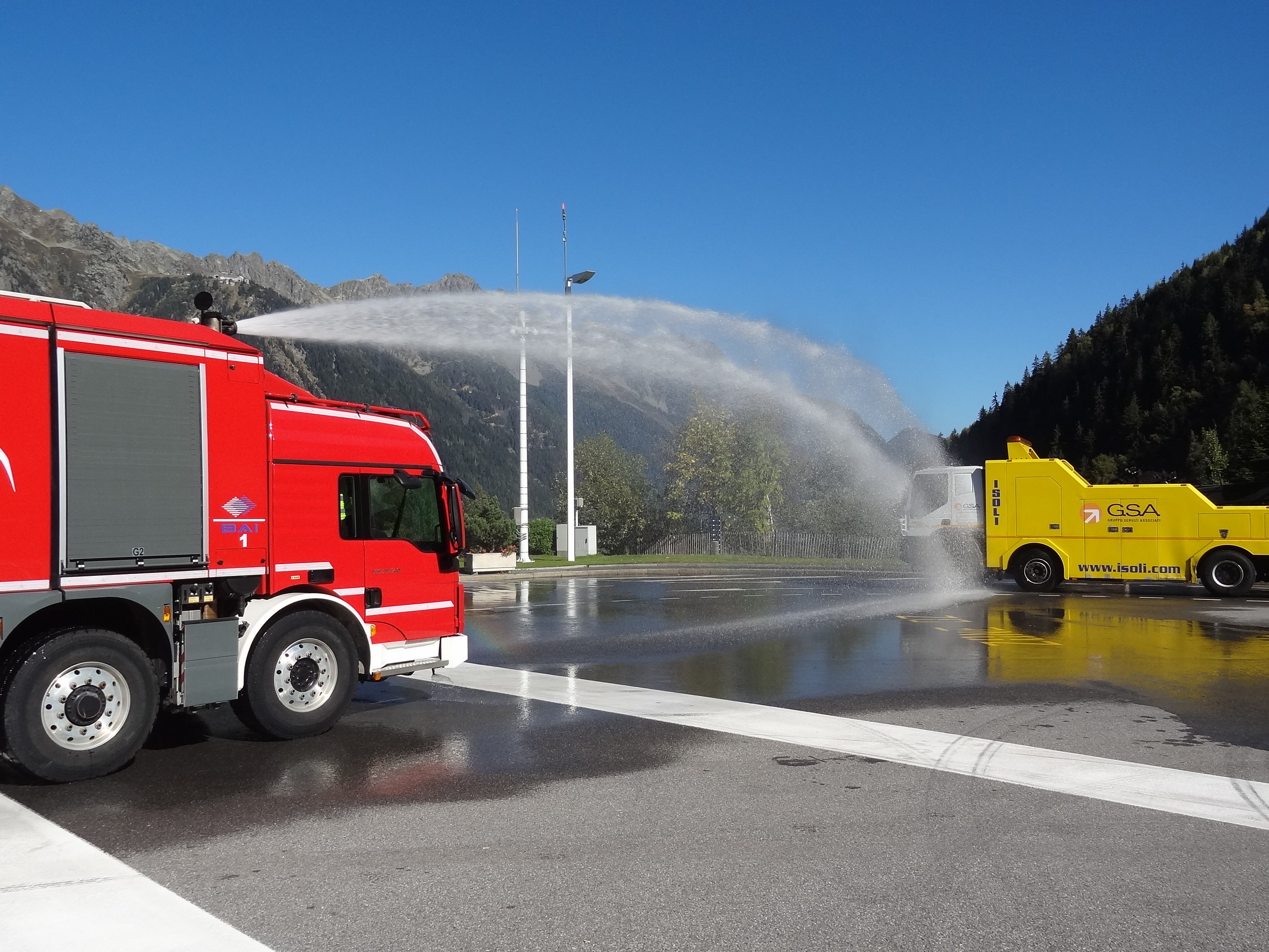 Fig 1. Fire service training (Mont Blanc tunnel).
